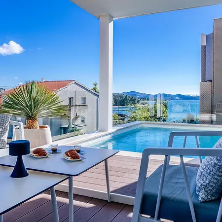Dedaj - Delux With Sea View Pool Διαμέρισμα