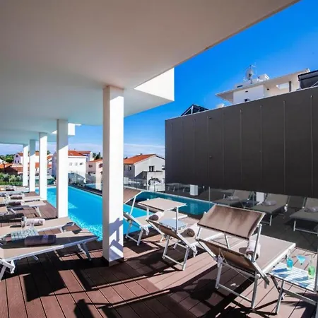 Dedaj - Delux With Sea View Pool Daire