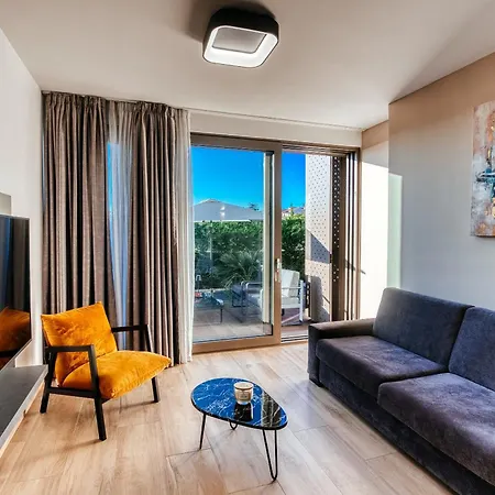 Dedaj - Delux With Sea View Pool Διαμέρισμα