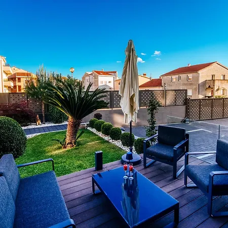 Διαμέρισμα Dedaj - Delux With Sea View Pool Ζαντάρ